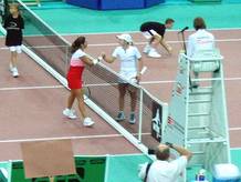 Justine gewinnt gegen Maria (links)